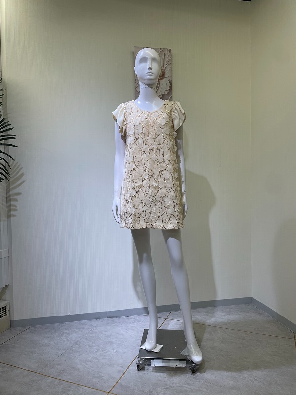 【レンタルドレス 4096】立体フラワーモチーフ×スパンコールレースフレアミニドレス アイボリー